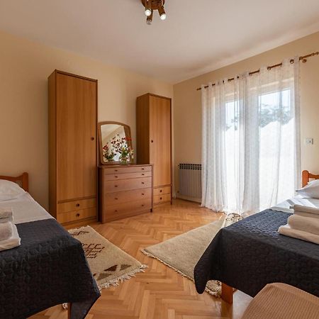 Cozy Apartment In Zadar With Wifi Exterior photo