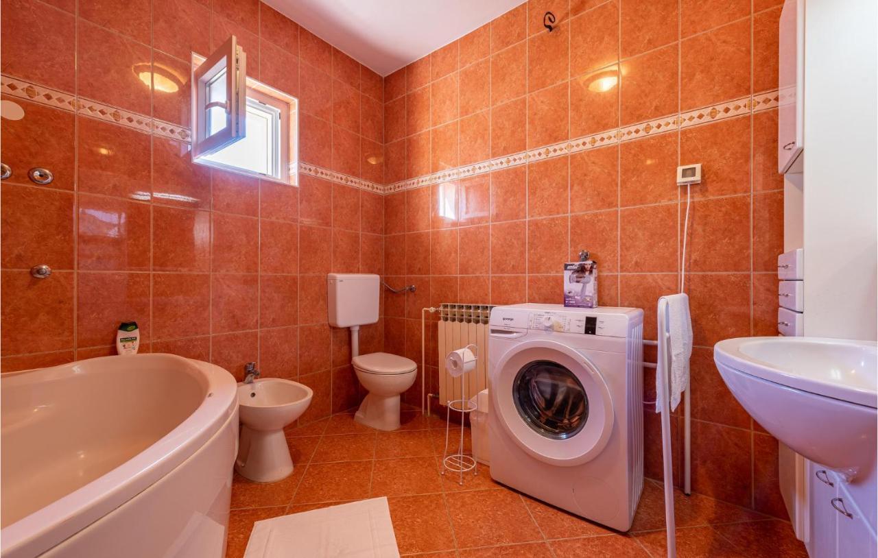 Cozy Apartment In Zadar With Wifi Exterior photo