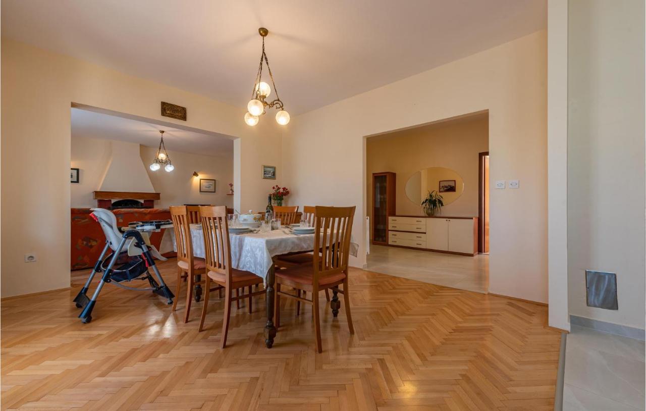 Cozy Apartment In Zadar With Wifi Exterior photo