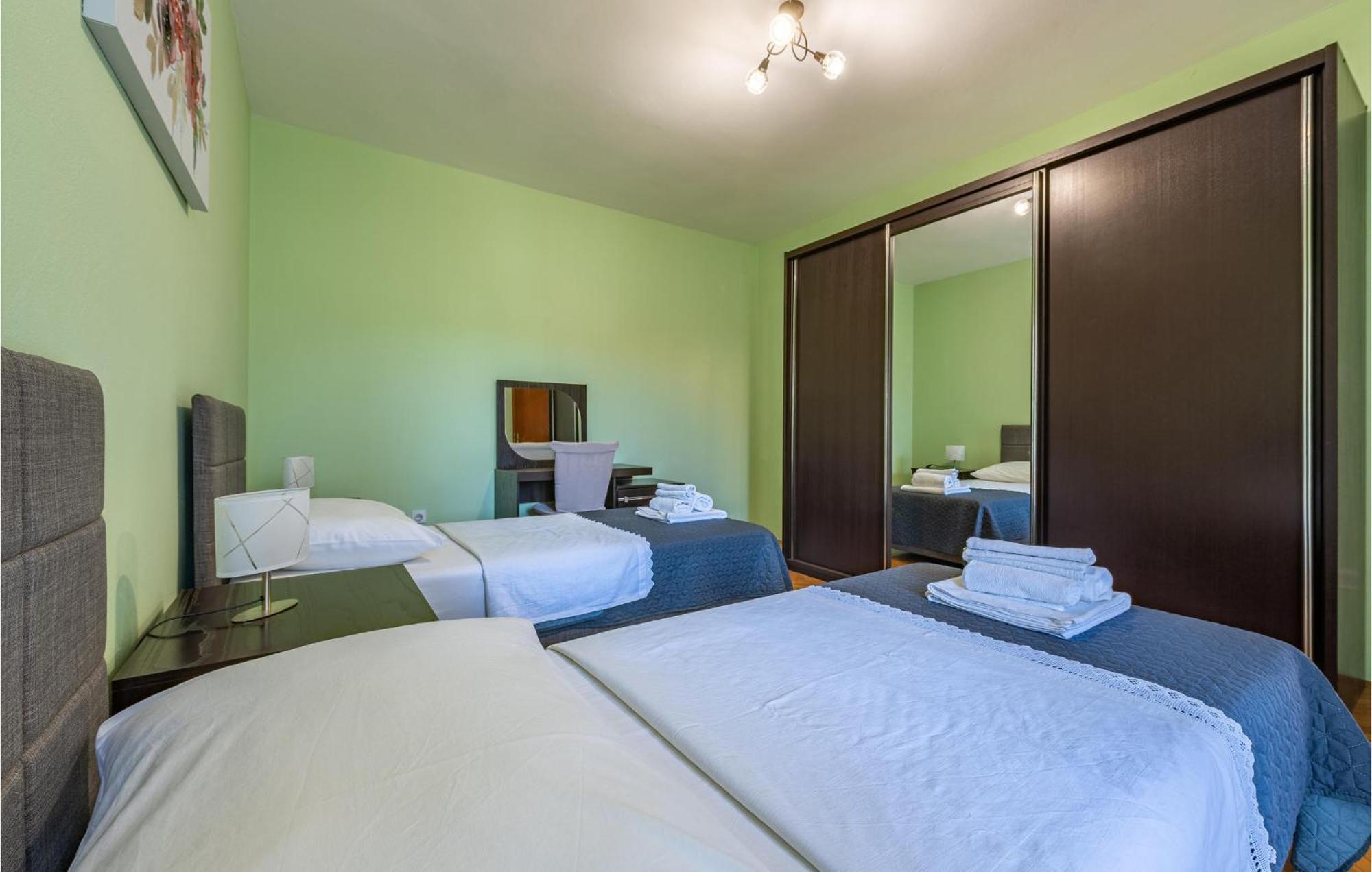 Cozy Apartment In Zadar With Wifi Exterior photo